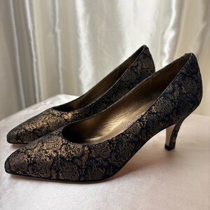 Amlafi Black and Gold Paisley Kitten Heels- 6.5B